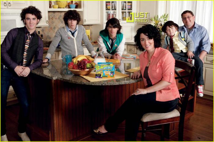 jonas-brothers-commercial-breakfast - jonas brothers