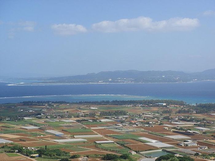 800px-View_from_gusukuyama - Japonia