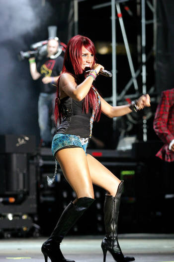 074ev7od9nx3 - Poze Dulce Maria