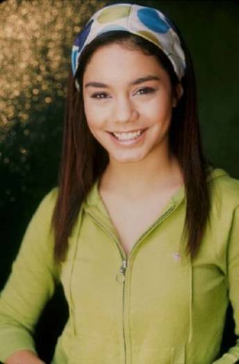 OIXMSTQMIMVDQNJPIRZ - Vanessa Hudgens Sedinta foto