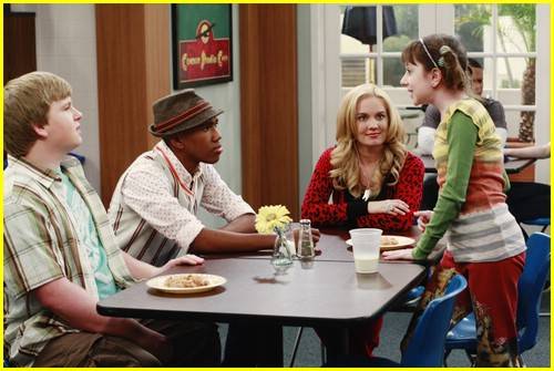 sonny-with-chance-sonny-falls-13