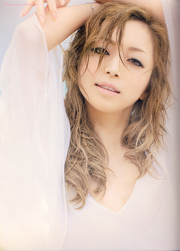 3473068875_a7a3d908ef[1] - Ayumi Hamasaki