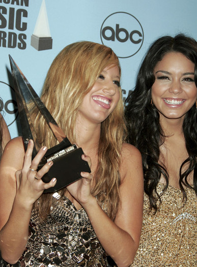 2007+American+Music+Awards+Press+Room+UV7_ZCVwxCCl