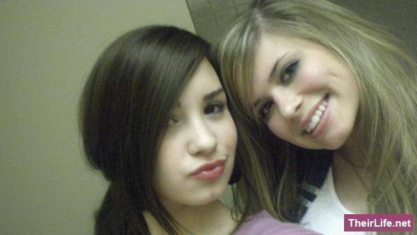 ECWGLFJQDFJTAKAQSBW - Demi Lovato Poze Rare