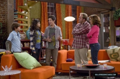 2lu9kko - Magicienii Din Waverly Place