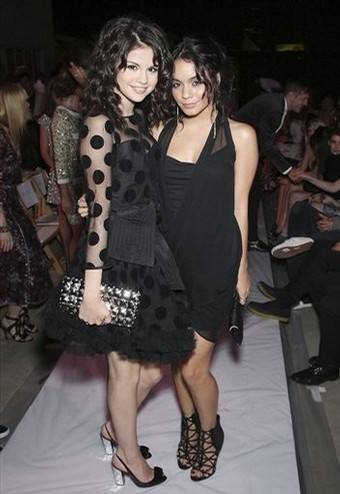 ukkk - Vanessa Hudgens si Selena Gomez