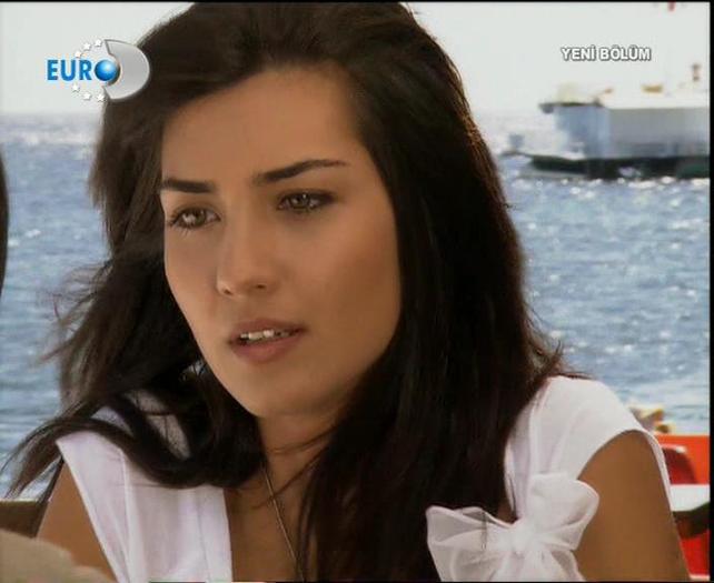 Tuba Buyukustun