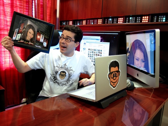 XbtuWNgv_JHDuku6GumXgg - here are almost all my photos with Miley and Hannah