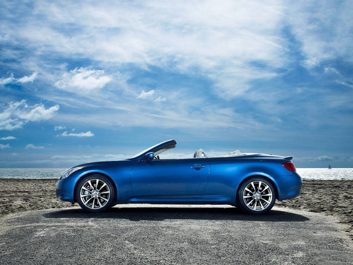 Infiniti G37 - Masini