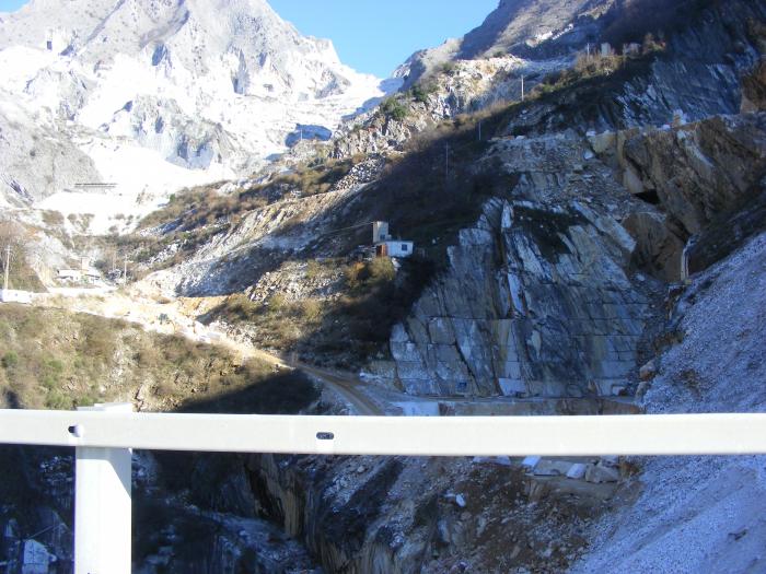 054; Carrara, Italia

