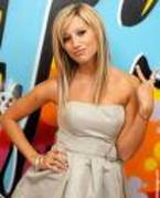 im cool - ashely tisdale detalii si poza