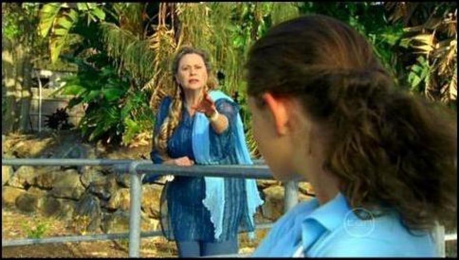 fii atenta cleo!! - pheobe tonkin