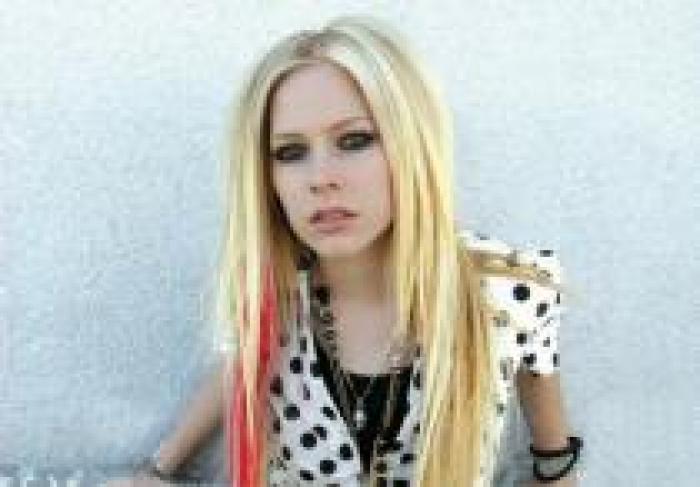 DUKPBTUATBMFCURARNM[1] - Avril Lavigne