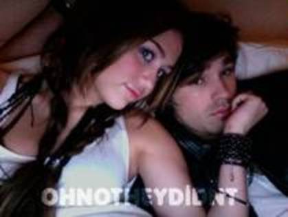 GTENIUNDSGGBLAMVTXJ - miley and justin gaston