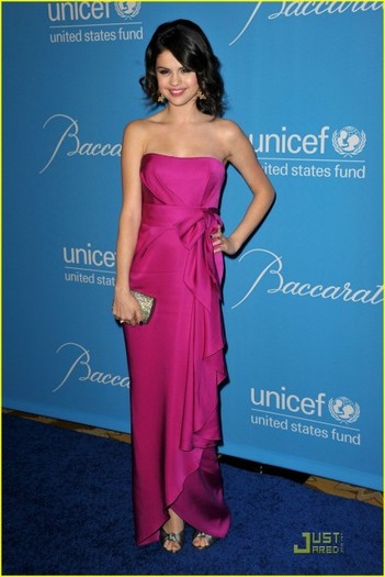 14slly - Selena Gomez is Marchesa Marvelous