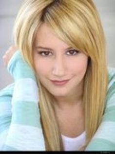 Ashley Tisdale (1) - Ashley Tisdale - Sedinta Foto 5