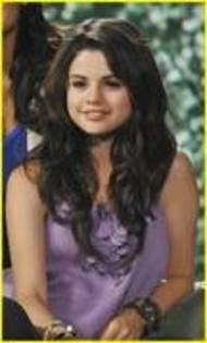 FDBZQSQYDYCWFVPVILE - selena gomez