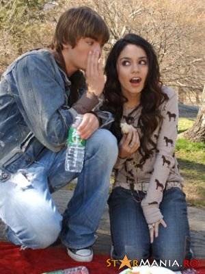 c7116309522596dd9eaaacc3f1fda291-zac-efron_33 - Album pentr Patricia Levy Gheorghe Perroni Tisdale Radu lescu Prisecaru