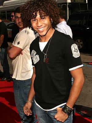 corbin-bleu-musical-400a090507 - corbin bleu