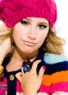 thumb_071 - ASHLEY TISDALE SEDINTA FOTO 22