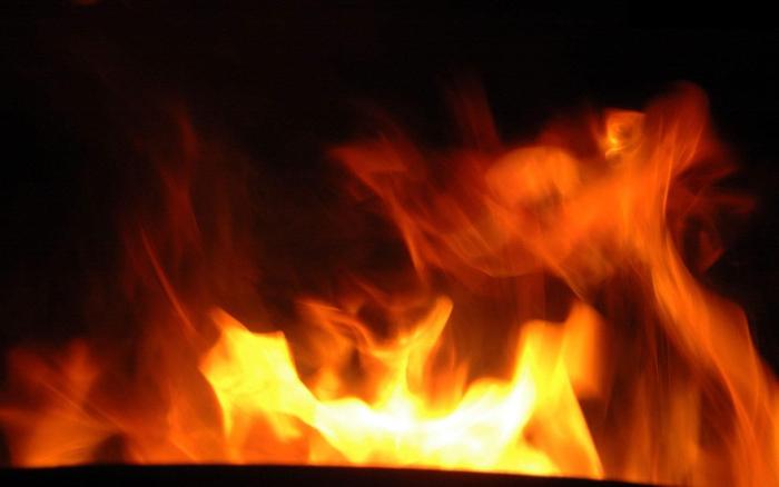 aawallpaper-fire-hot