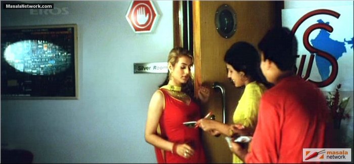 Niste fani vn sa i ceara autografe caci era cantareata,printre ei era si Rahul