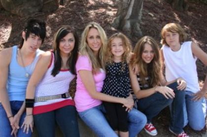 54 - toate pozele mele cu  miley  si hannah