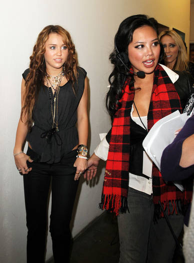 Around Smashbox Studios MBFW Day 4 zuxCF2_P1Ehl - cele mai rare poze cu miley Cyrus