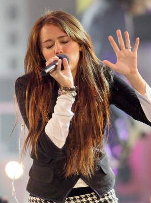3163282572_17a1f4585f - miley cyrus