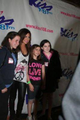 normal_019 - 2009 Kiss 108 Concert - Backstage and Interviews