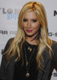 thumb_002 - ASHLEY TISDALE  5 NOIEMBRIE 2009