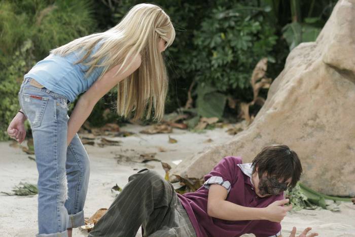 Miley-Get-Your-Gum-hannah-montana-1502219-2560-1707