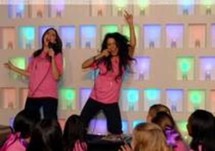 TSLGVLLCMWOPJTGCNNY - vanessa