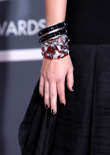 miley-cyrus-grammy-awards-2009[1] - Miley Cyrus Nails