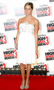 EXXQGDTWIRJEAEAAIEU - HIGH SCHOOL MUSICAL 3-PARIS PREMIERE