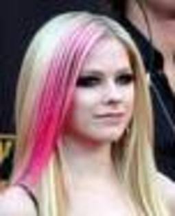 Avril Lavigne - Vedete cu parul roz