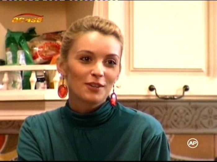 293uas2 - Diana Dumitrescu In Razboiul Sexelor