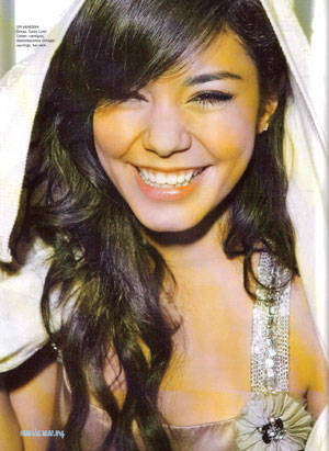 vanessa-hudgens-seventeen-m