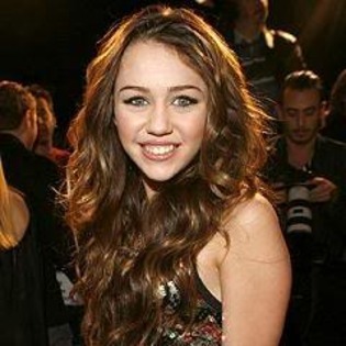 HYYSCNSZFJUFFDYUULB - Miley Cyrus-Smiley