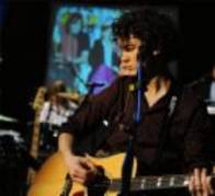 9869acfb47cbd44e - kevin jonas