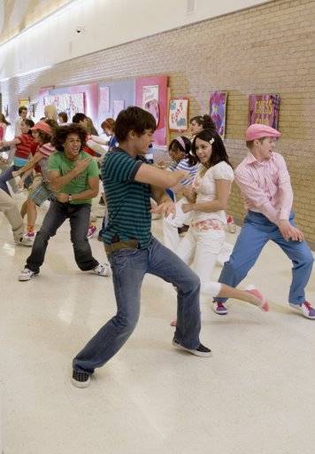 HIGHSCHOOLMUSICAL2_141 - Vedete Vavorite