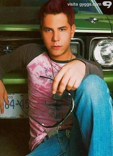 chris - Christian Chavez