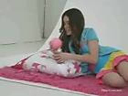 miley-cyrus_dot_com-boptv-2006photoshoot1-caps053 - miley 2