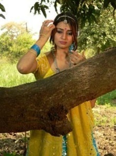 SPLEEIZROUBAFQUBJEV - ZzZzZ Pozikile Mhele ZzZzZ