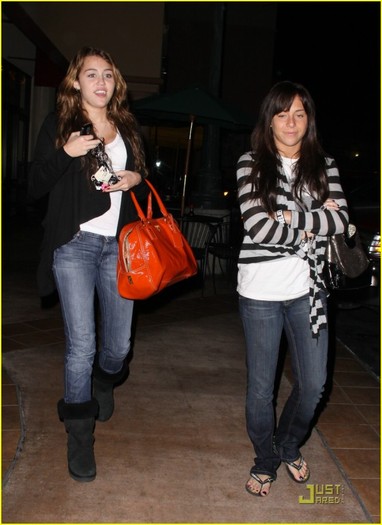 30b37h2 - Poze reale cu miley cyrus