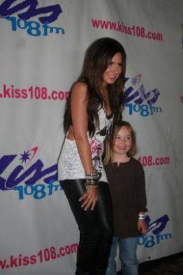 normal_005 - 2009 Kiss 108 Concert - Backstage and Interviews