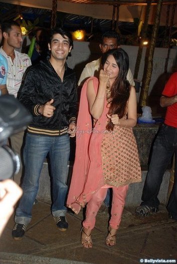 n1316079232_132176_346 - A TA PENTRU TOTDEAUNA-Divyanka Tripathi shi Sharad Malhotra-pictures