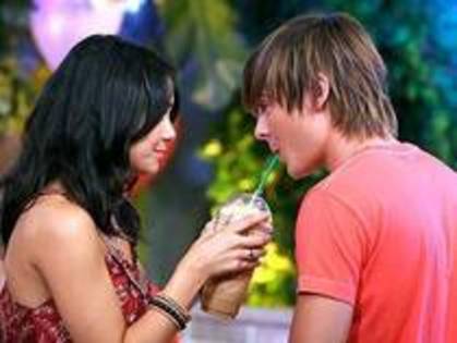 ODSNQNIJDEUSAELQWCP - Vanessa Hudgens