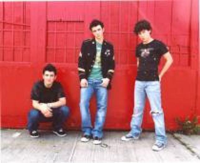 ce - jonas brothers