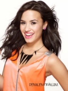 WHXTPRVPVWSIAOOYQEM - poze rare demi lovato